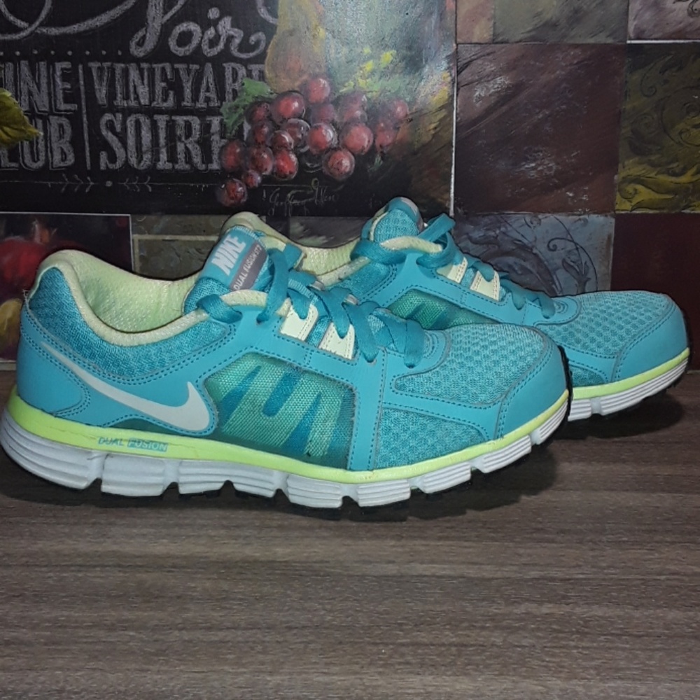 Nike Dual Fusion ST2
